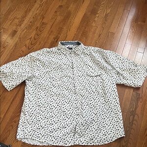 Casual Black and White Star Pattern Shirt